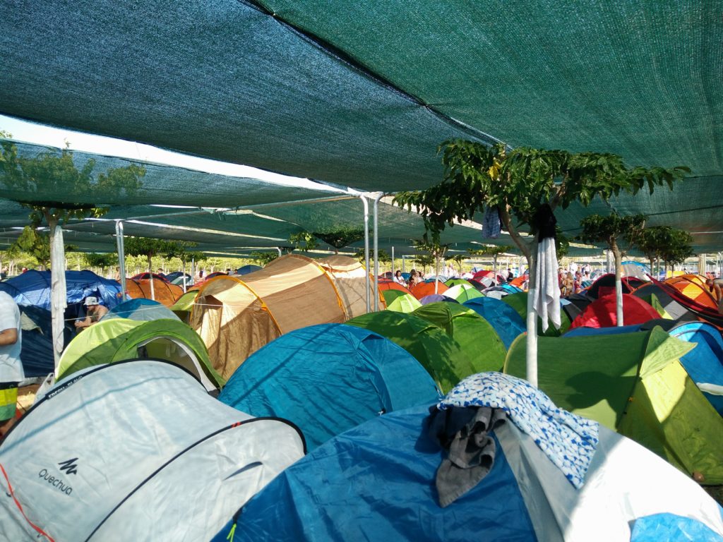 Camping tents at FIB