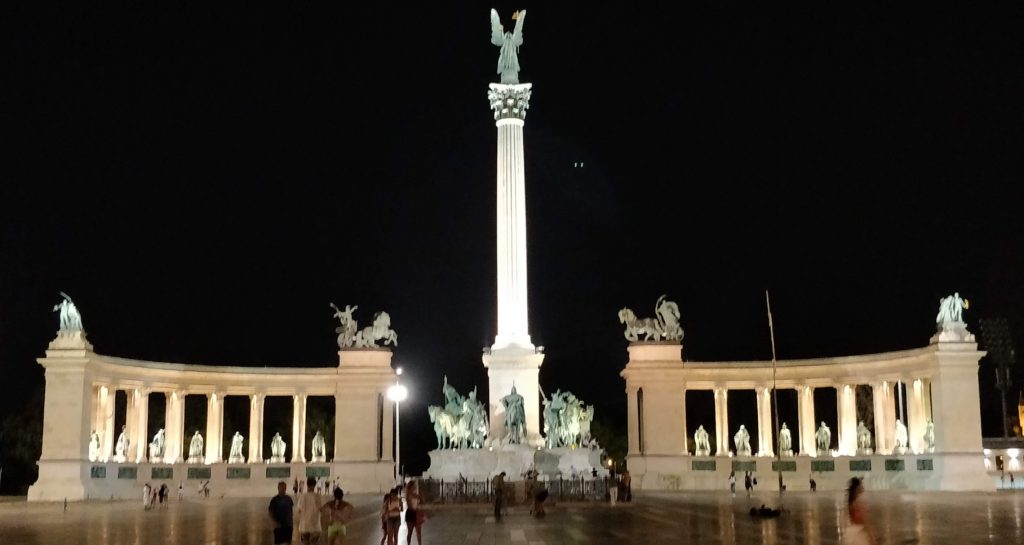 The gorgeous Heroes Square in Budapest is one of the most important sites in the city and is therefore one of the best things to do in Budapest